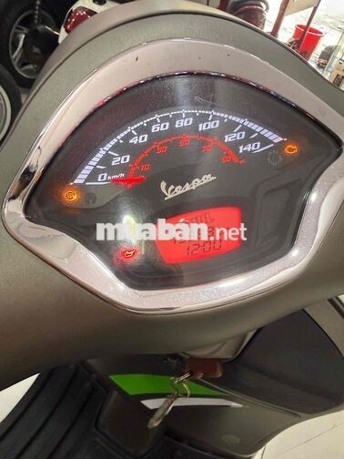 Piaggio Vespa GTS 300 Super 2020 Xám