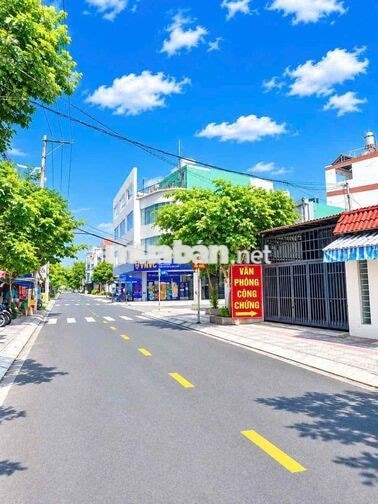 Huỳnh Thị Đồng -  7 Tỷ 2 - Xe Hơi Vào Nhà - Nhà 4 Tầng 96m² - Ngang 4,