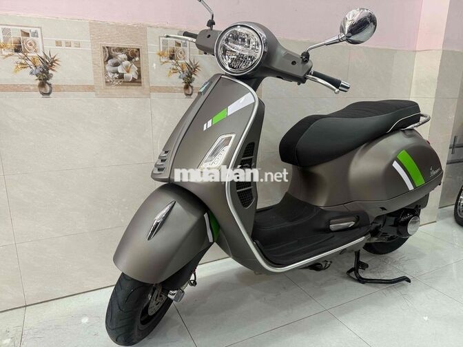 Piaggio Vespa GTS 300 Super 2020 Xám