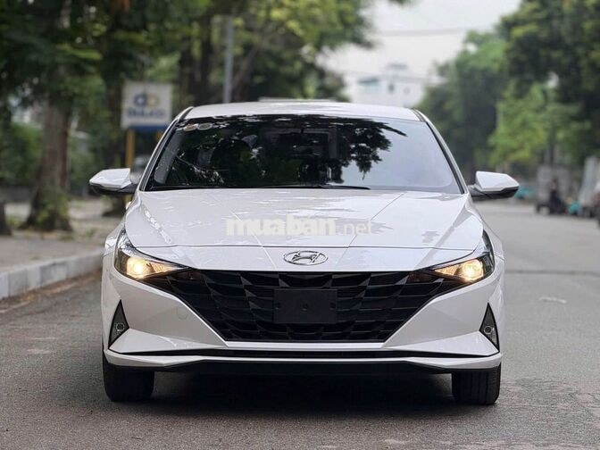HYUNDAI ELANTRA 2025 TIÊU CHUẨN 1V8 TRẮNG