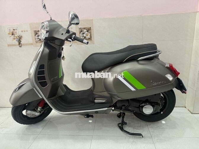 Piaggio Vespa GTS 300 Super 2020 Xám