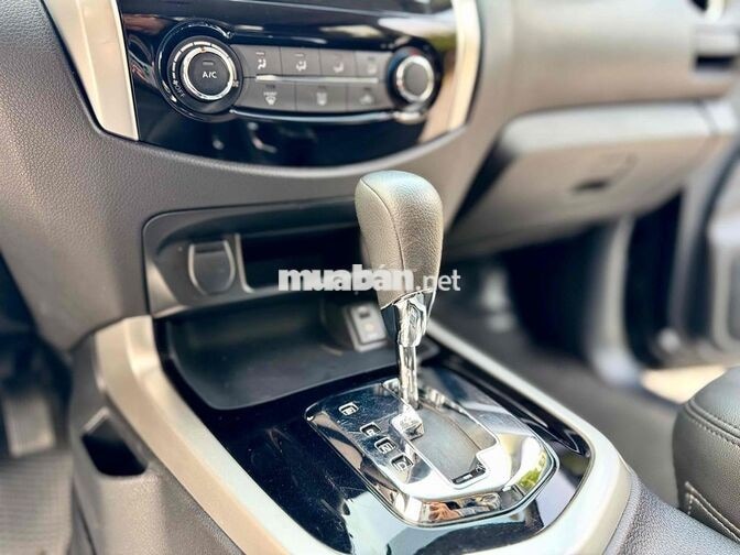 Nissan Navara 2019 EL Đen 5 chỗ