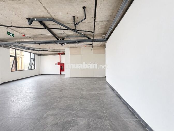 Cho thuê mặt bằng 200m2 tầng 2 Xuân La, hầm xe, giá 30 triệu/tháng