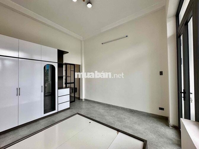 Cho thuê căn hộ 1PN ban công đường Lý Thường Kiệt gần NTĐ Phú Thọ
