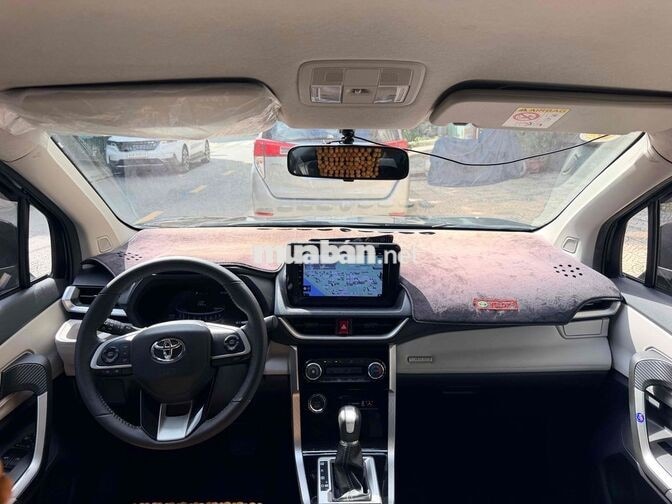 Toyota Veloz Cross 2023 7 chỗ Tự động Đen