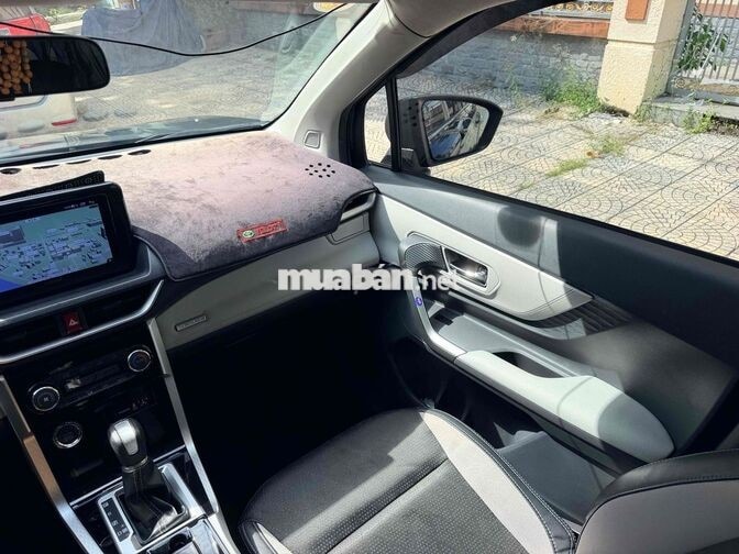 Toyota Veloz Cross 2023 7 chỗ Tự động Đen