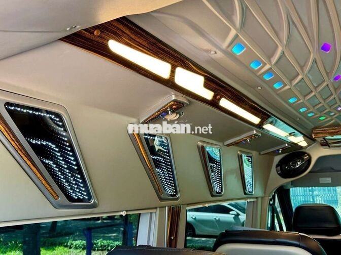 Ford Transit Limousine 2024 151678 km Đen