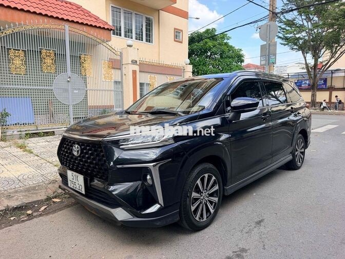 Toyota Veloz Cross 2023 7 chỗ Tự động Đen