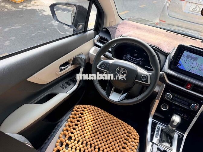 Toyota Veloz Cross 2023 7 chỗ Tự động Đen