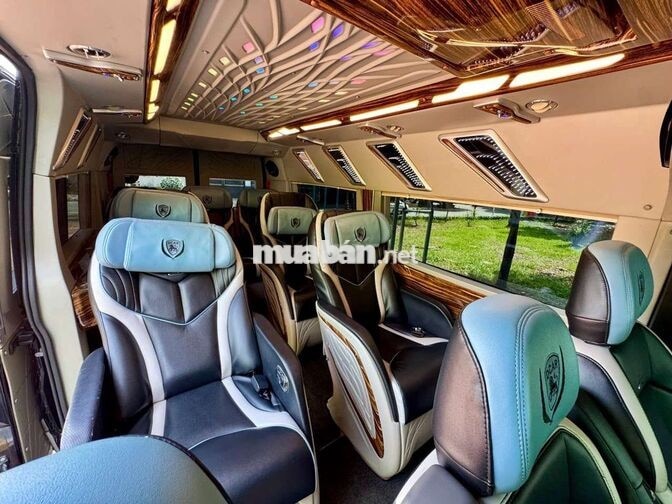 Ford Transit Limousine 2024 151678 km Đen