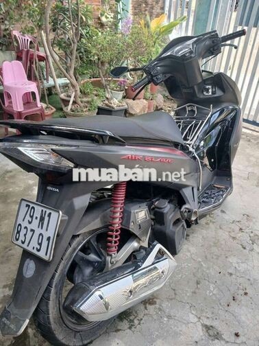 Honda Air Blade đen mờ