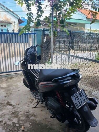 Honda Air Blade đen mờ