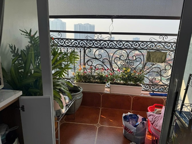 Bán căn hộ cao cấp tầng trung, diện tích 132 m2, Phường Bạch Mai