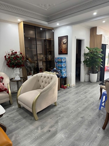 Bán căn hộ cao cấp tầng trung, diện tích 132 m2, Phường Bạch Mai