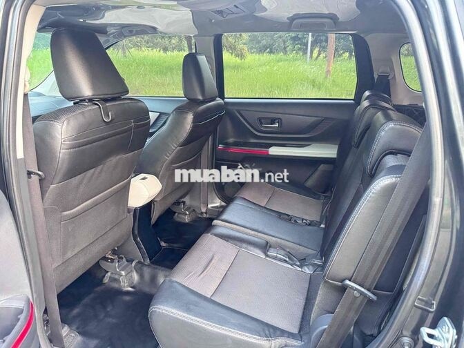 Toyota Veloz Cross 2023 7 chỗ Tự động 7 vạn km