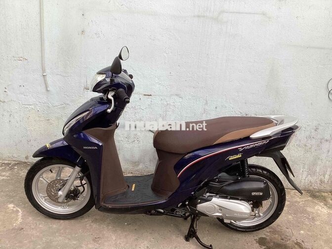 Vision nữ đi ngay chủ