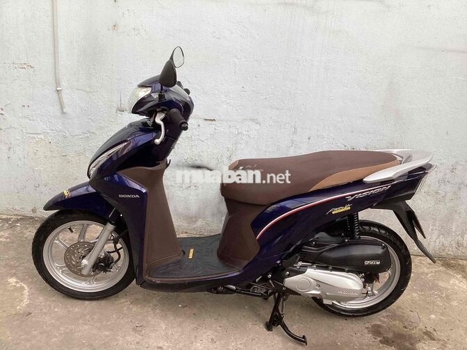 Vision nữ đi ngay chủ