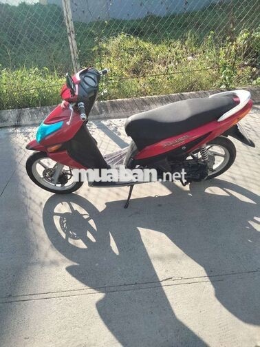 Honda Click màu đỏ