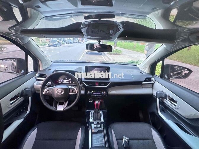 Toyota Veloz Cross 2023 7 chỗ Tự động 7 vạn km