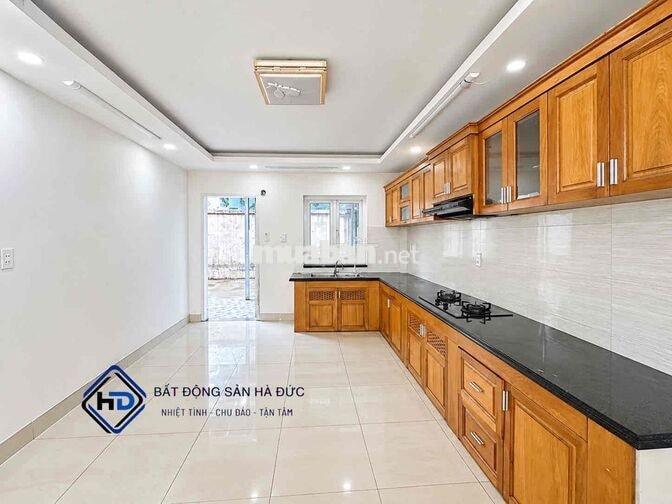 Biệt thự 7x25 đúc 3 lầu vị trí cực đẹp gần UBND Quận 12