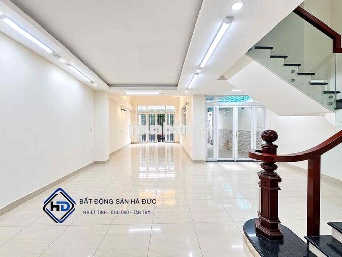 Biệt thự 7x25 đúc 3 lầu vị trí cực đẹp gần UBND Quận 12