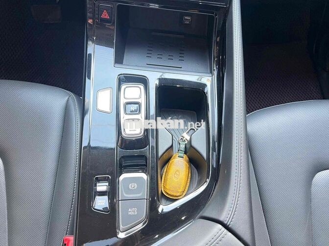 Hyundai Custin 2024 2.0 Cao cấp 42000 km một chủ