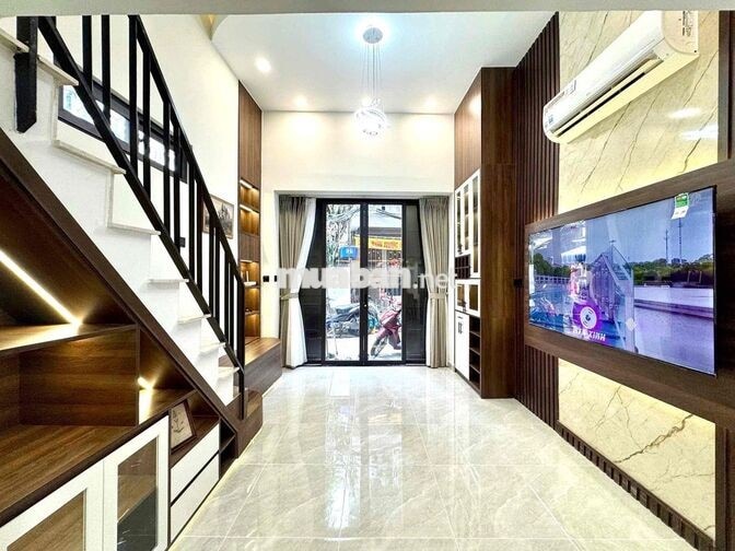 Nhà mới Trần Hưng Đạo, full nội thất mới, 2 phòng ngủ, tiện đi lại