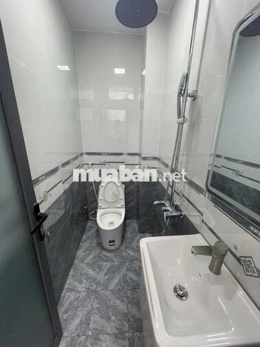 NHÀ ĐẸP 3 PHÒNG NGỦ (PN DƯỚI TRỆT ) DT (3.6X15M) FULL NỘI THẤT