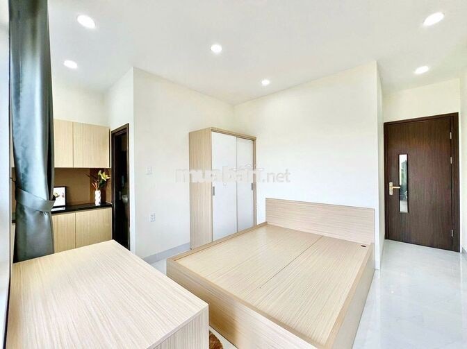 Phòng ban công lớn, siêu thoáng – Bình Thạnh gần Bà Chiểu, Hàng Xanh