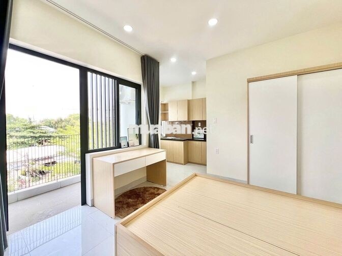 Phòng ban công lớn, siêu thoáng – Bình Thạnh gần Bà Chiểu, Hàng Xanh