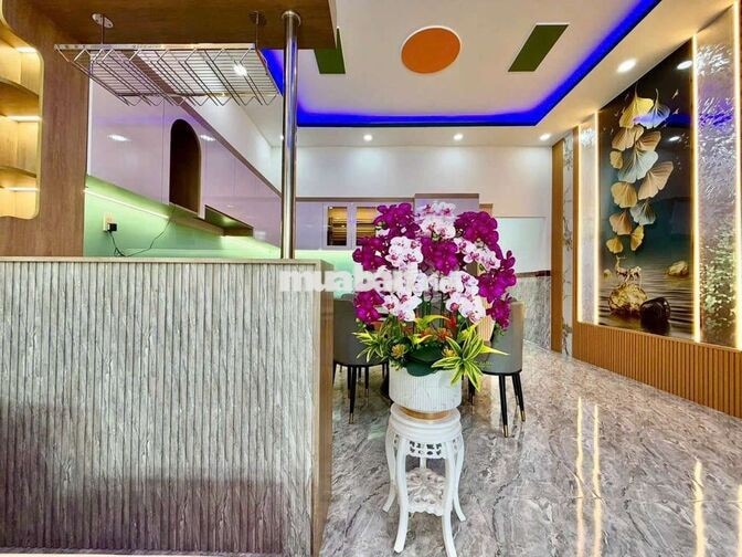 CHÍNH CHỦ CẦN BÁN NHÀ PHỐ 1 TRỆT 1 LẦU SHR GẦN CẦU LỚN HÓC MÔN