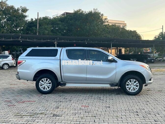 Mazda BT-50 2015 2.2AT 140.000 km Bạc