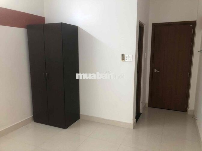 Phòng trọ ban công đầy đủ nội thất Q10 Lê Hồng Phong
