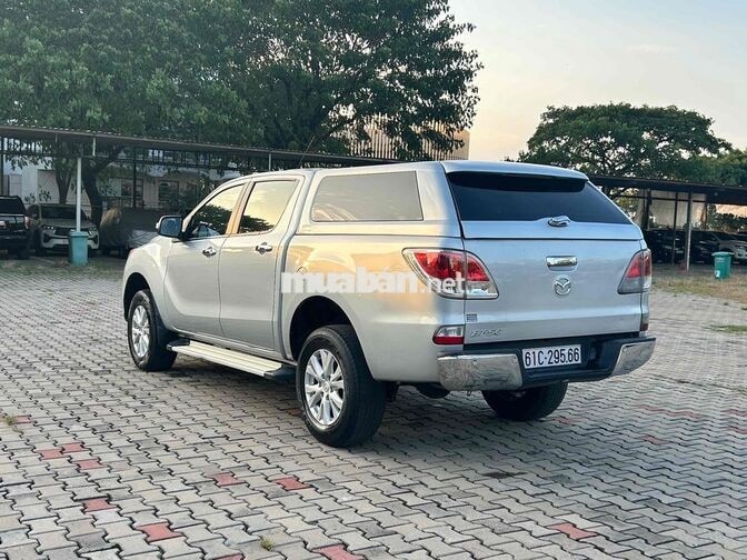 Mazda BT-50 2015 2.2AT 140.000 km Bạc