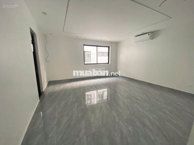Cho thuê LK Hoàng Thành, Nguyễn Văn Lộc DT 110m2 5 tầng giá 40 tr/th