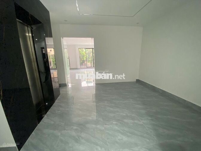 Cho thuê LK Hoàng Thành, Nguyễn Văn Lộc DT 110m2 5 tầng giá 40 tr/th