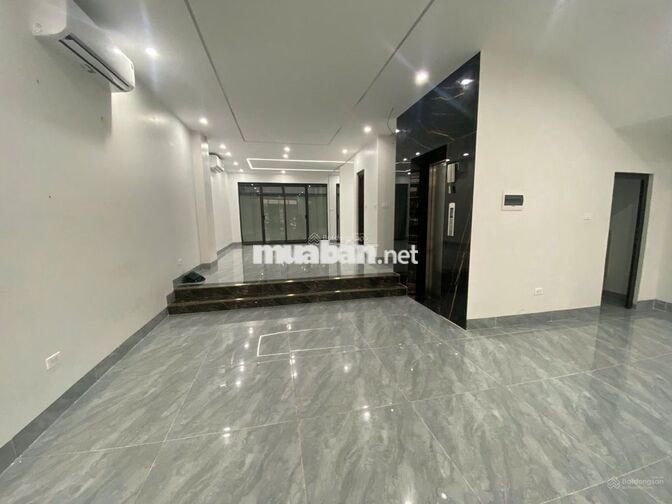 Cho thuê LK Hoàng Thành, Nguyễn Văn Lộc DT 110m2 5 tầng giá 40 tr/th