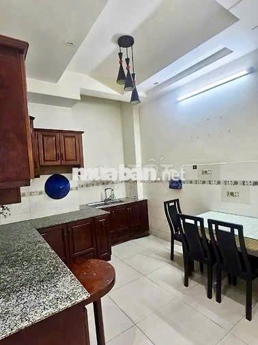 Cho thuê nhà Nguyễn Đình Chiểu, 4 tầng, 4pn3wc, chỉ 15tr/tháng