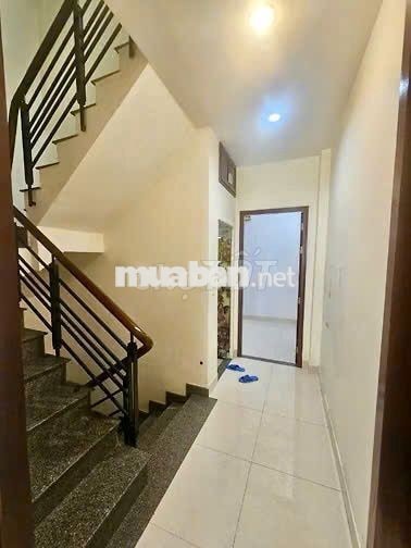 Cho thuê nhà Nguyễn Đình Chiểu, 4 tầng, 4pn3wc, chỉ 15tr/tháng