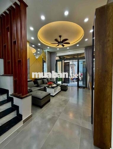 HẺM XE HƠI- NHÀ 3 TẦNG MỚI -  NGAY CHỢ HIỆP BÌNH. 5.5 tỷ. SHR. full NT
