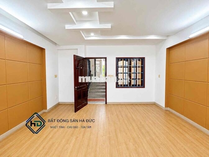 Nhà 3 lầu 5x20 có hầm để xe mặt tiền Lê Thị Riêng gần UBND Quận 12