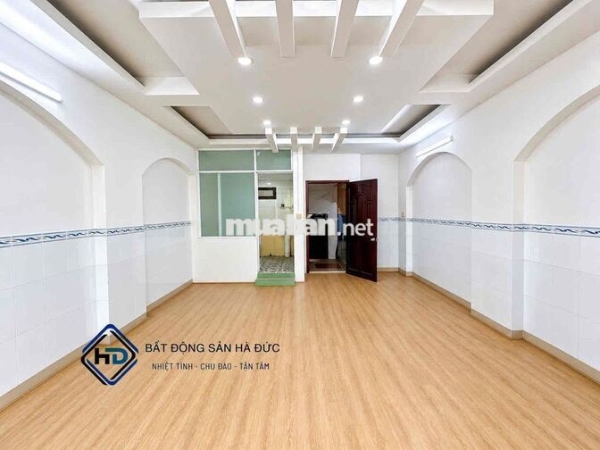 Nhà 3 lầu 5x20 có hầm để xe mặt tiền Lê Thị Riêng gần UBND Quận 12