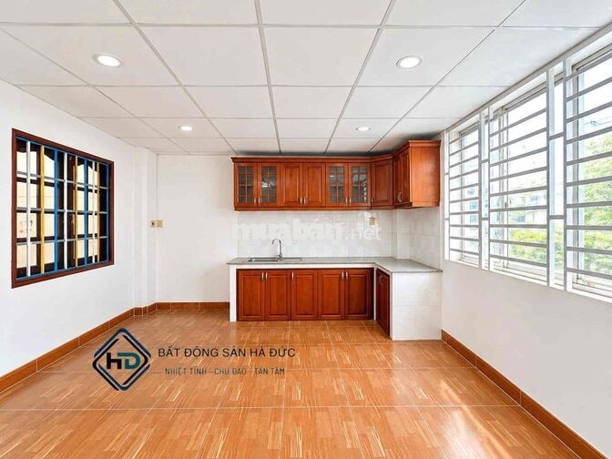 Nhà 3 lầu 5x20 có hầm để xe mặt tiền Lê Thị Riêng gần UBND Quận 12