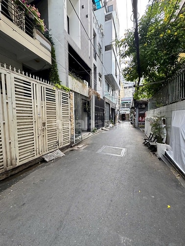 khu Phan Xích Long, hẻm nhựa xe hơi, 41m2 (4.8x9.5m) nhà 3 tầng 4PN