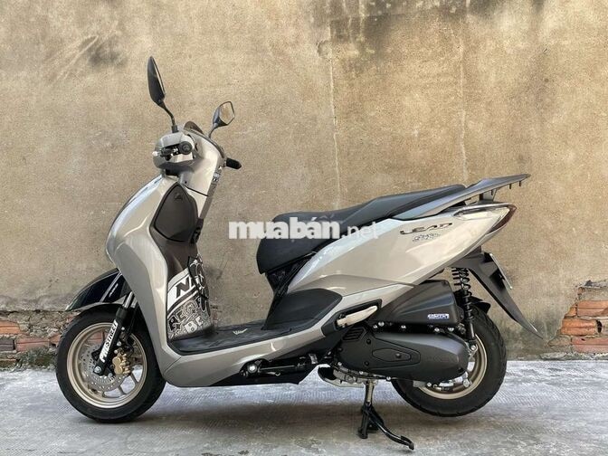 Honda Lead màu Bạc