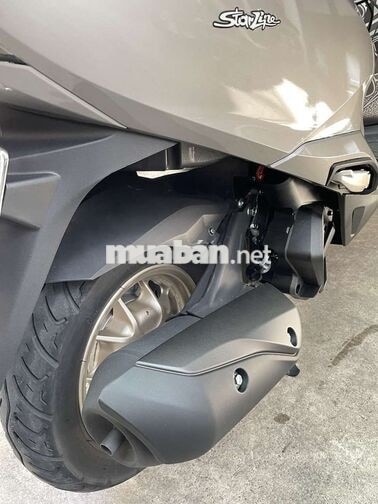 Honda Lead màu Bạc