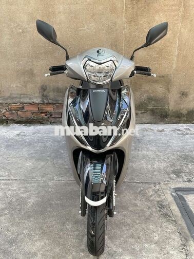 Honda Lead màu Bạc
