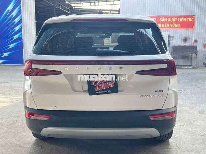 Hyundai Custin 2024 Cao Cấp 2.0T,màu trắng,4v2km