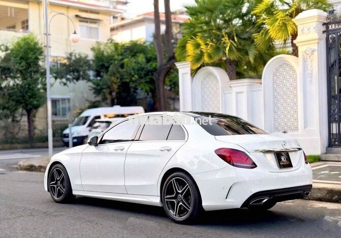C300 AMG 2020 21.000 km Trắng nt nâu