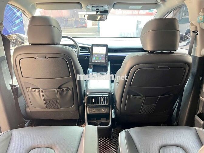 Hyundai Custin 2024 Cao Cấp 2.0T,màu trắng,4v2km